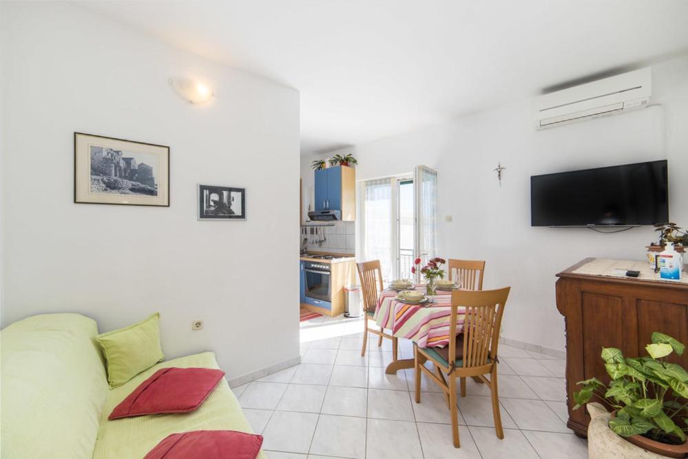 Apartments Dominko Brist Exterior foto